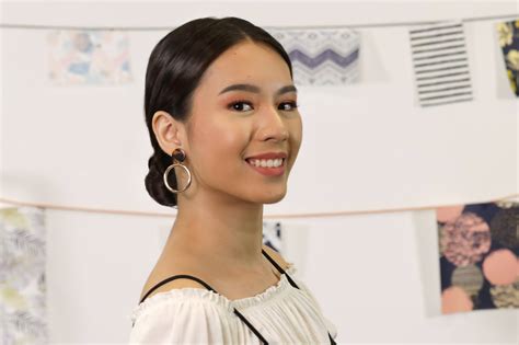 filipiniana hairstyle for short hair.